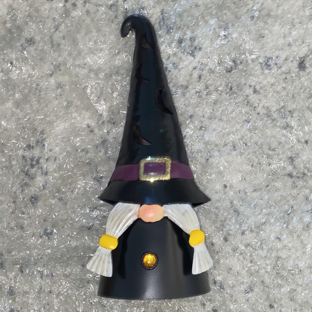 🎃 Lighted Halloween Witch Gnome - Black - Picture 2 of 5